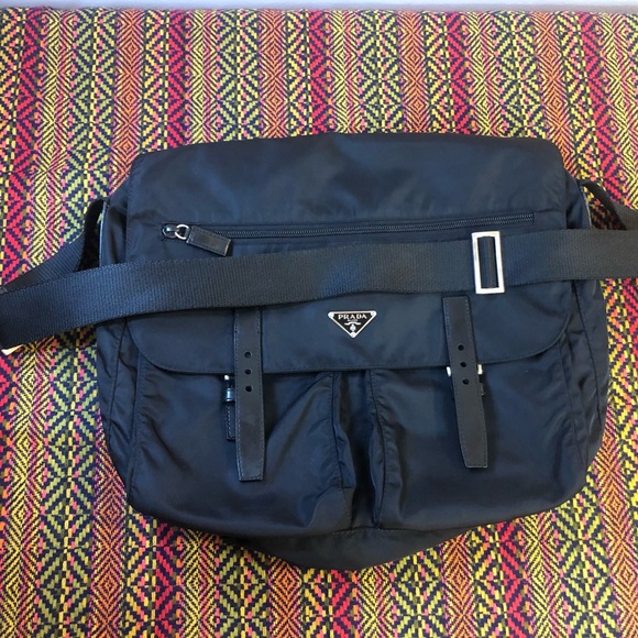SOLD ✅Authentic PRADA Nylon Vela Messenger Bag - Picture 3 of 12